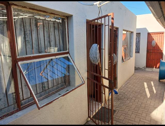 18 BEDROOM APARTMENT BLOCK FOR SALE IN SESHEGO 9A
